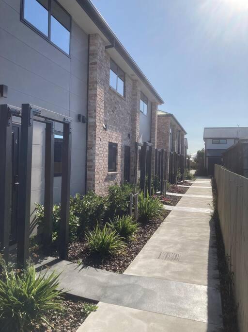 Cheerful 2 Bedroom Townhouse In Addington! Christchurch Exterior photo