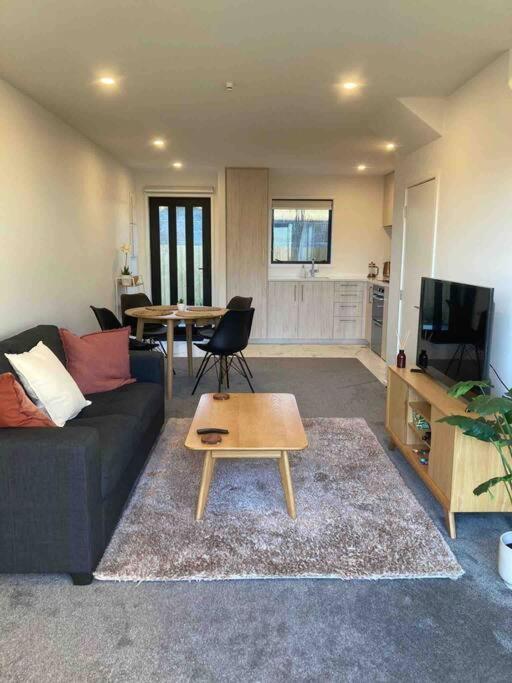 Cheerful 2 Bedroom Townhouse In Addington! Christchurch Exterior photo